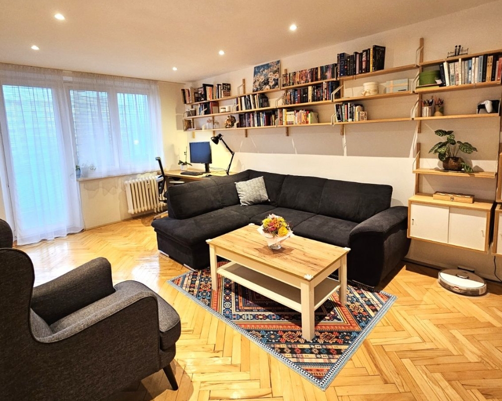 PRIESTRANNÝ BYT S LOGGIOU, KOŠICE - ZÁPAD