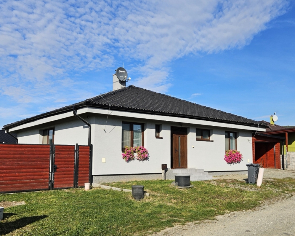 MODERNÁ NOVOSTAVBA, RUSKOV