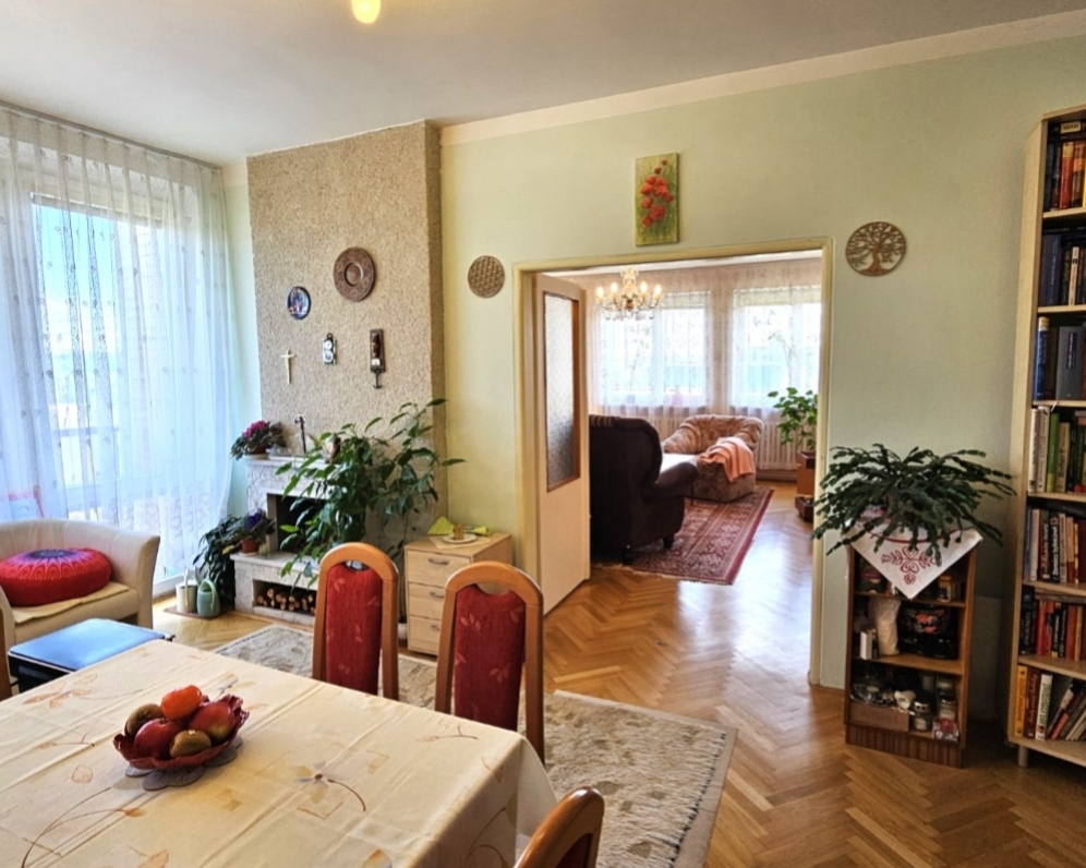 VÝNIMOČNÝ BYT SO ZÁHRADOU a GARÁŽOU